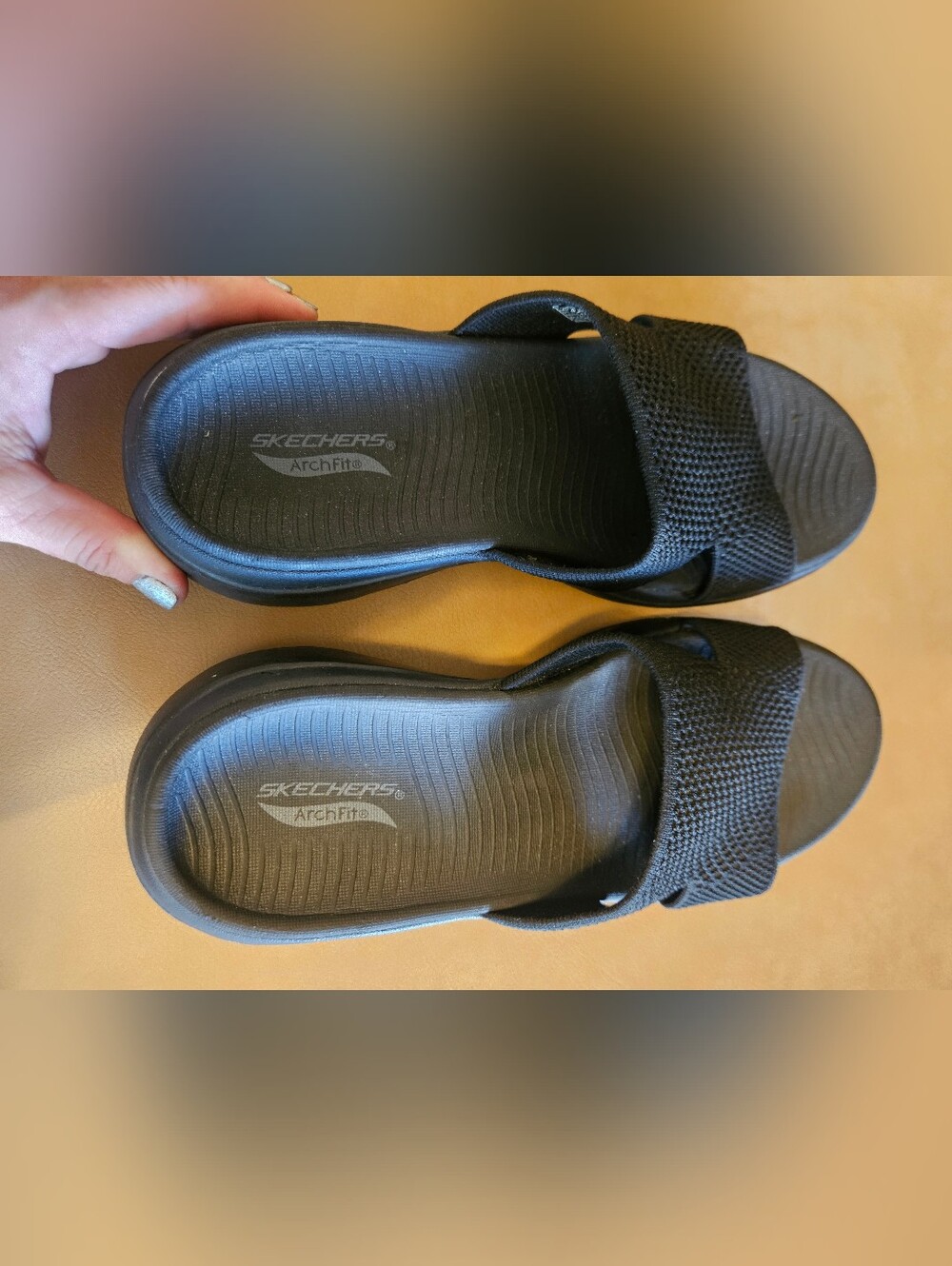 Sketchers Arch Fit Black Slides - Picture 5 of 7